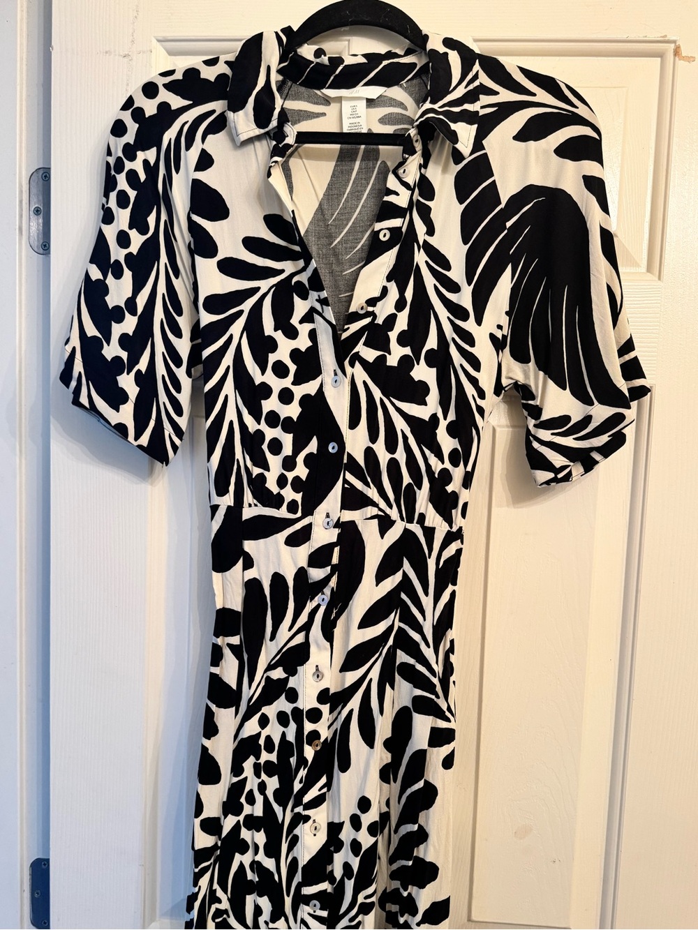 TWO H&M Spring/Summer Dresses Blue & White / Black & White Floral Patterned - Picture 5 of 9